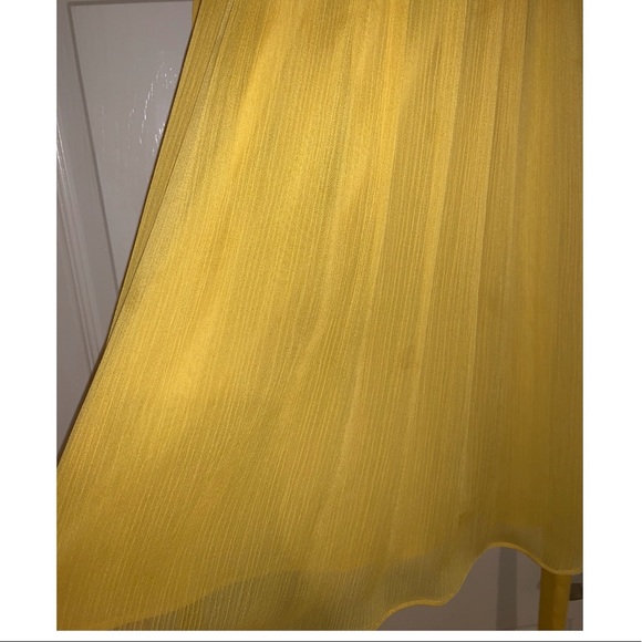 Alice & Olivia ‼️ SALE‼️ yellow halter dress - Picture 3 of 10
